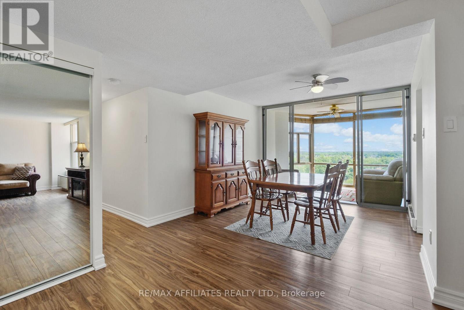 U1503 - 2759 Carousel Crescent