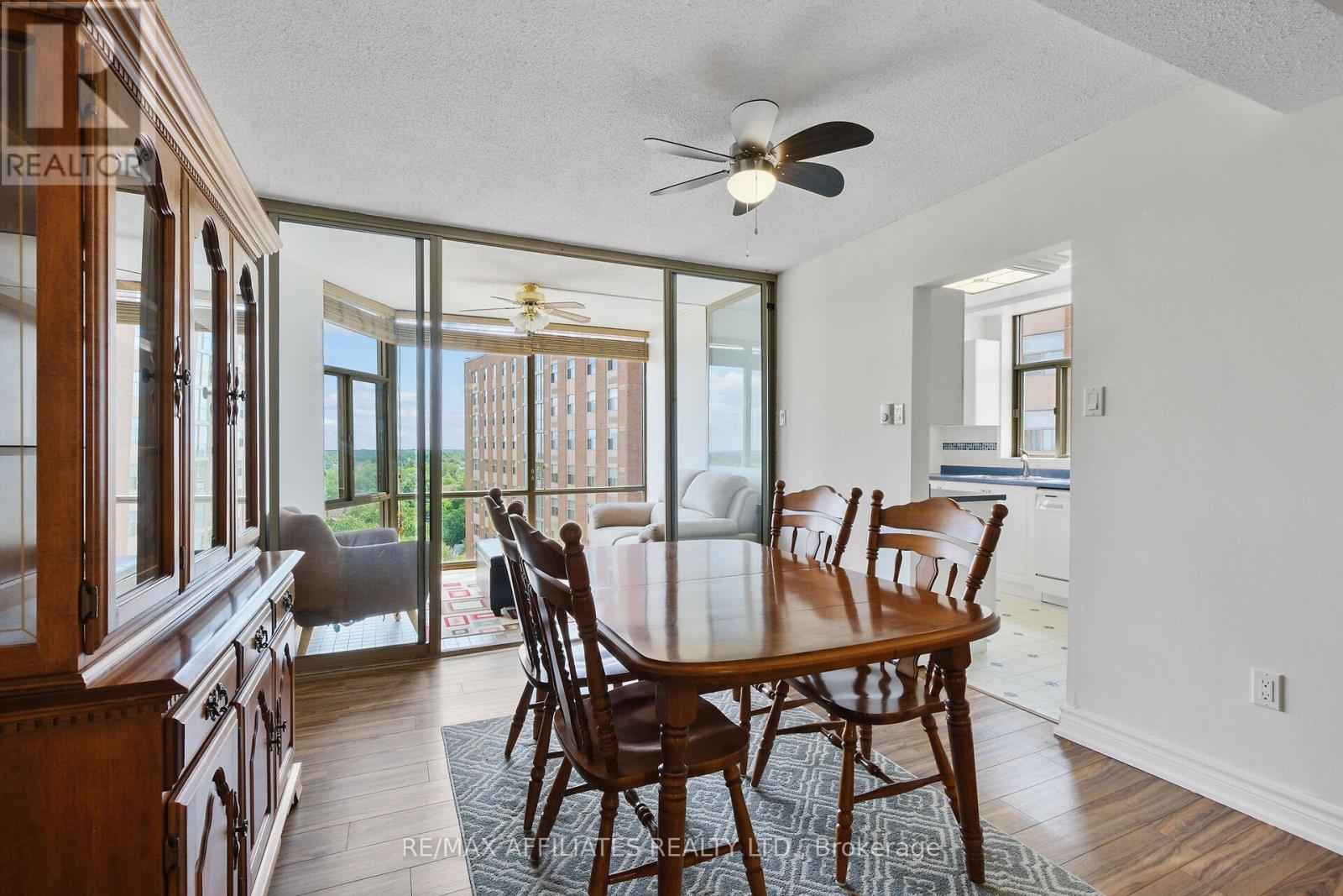 U1503 - 2759 Carousel Crescent