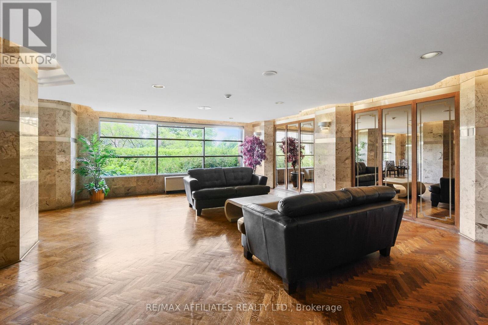 U1503 - 2759 Carousel Crescent