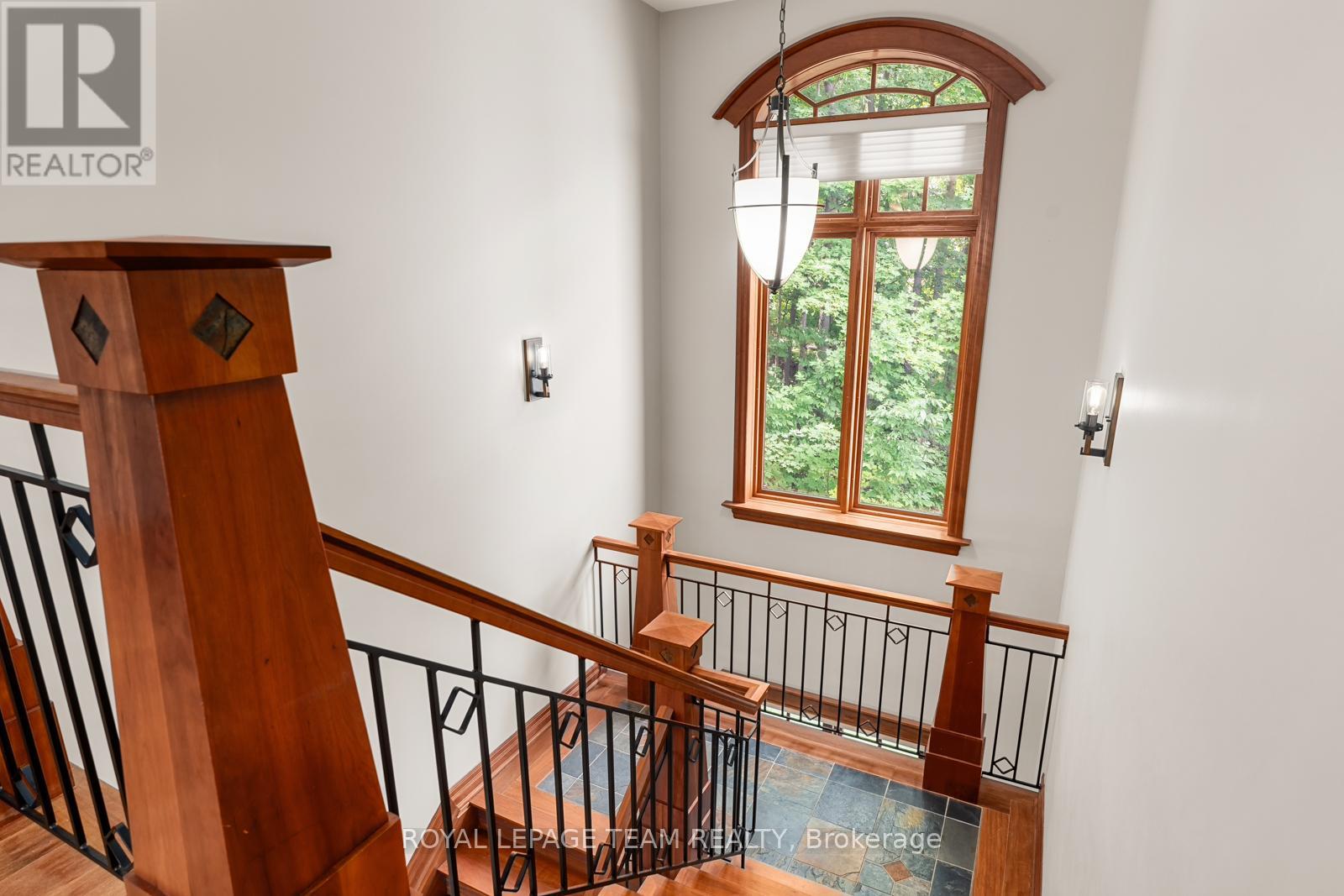 33 Marchbrook Circle