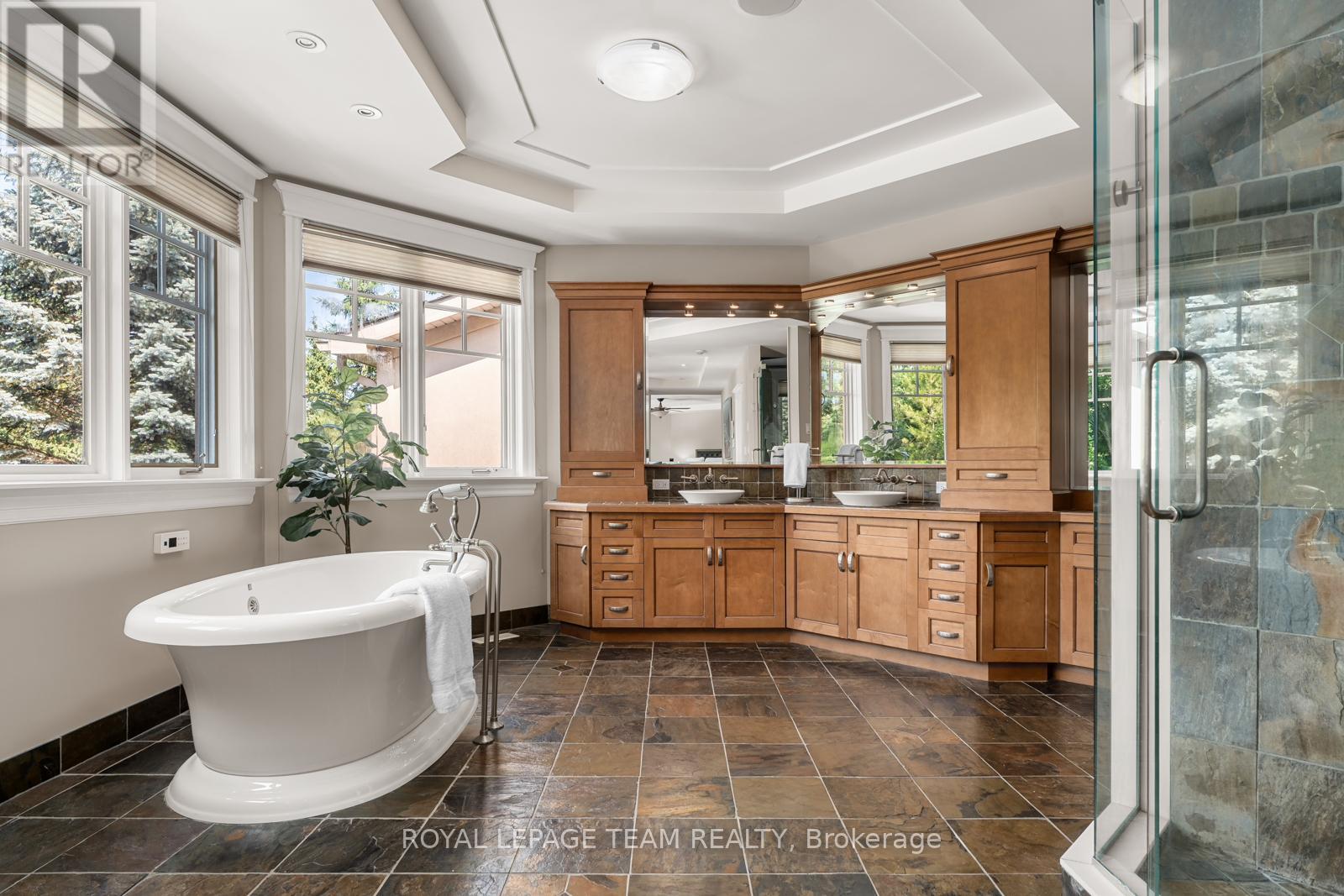 33 Marchbrook Circle