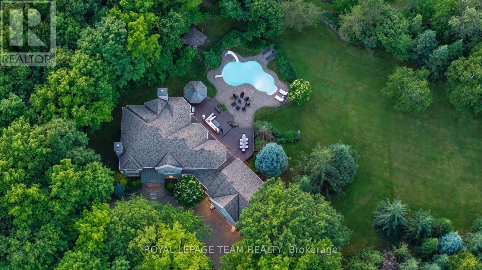 33 Marchbrook Circle