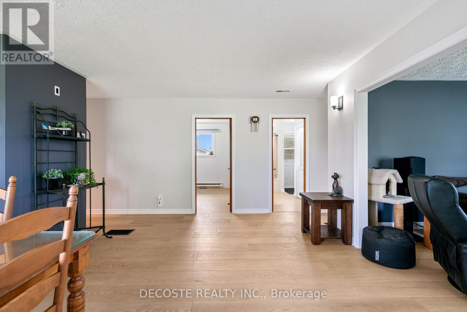 20330 Lochiel Road