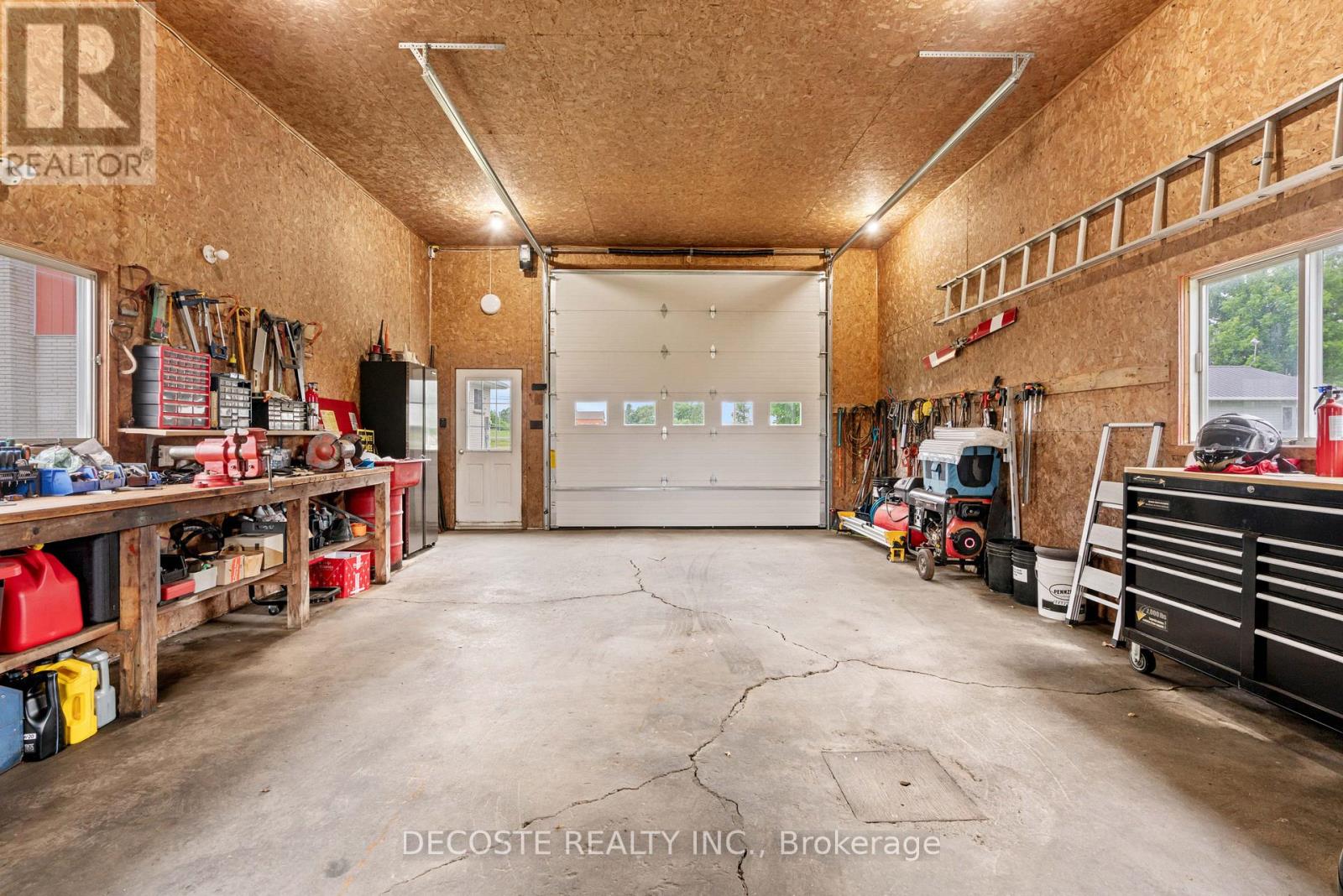 20330 Lochiel Road