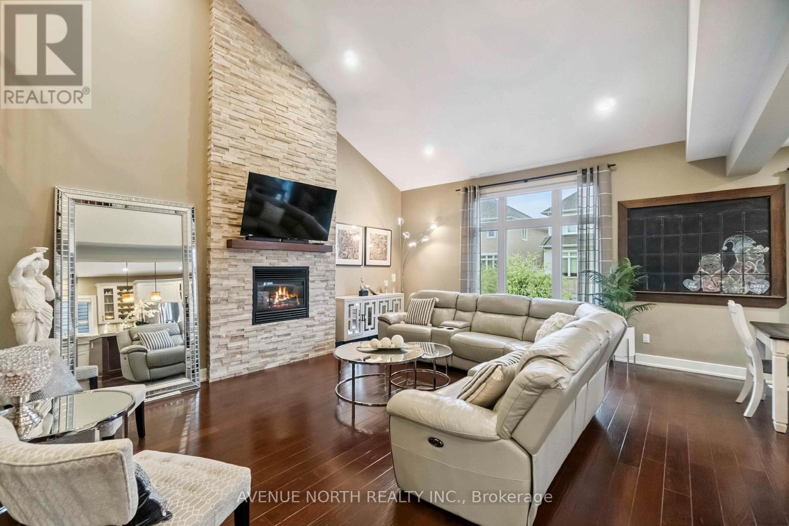 718 Bunchberry Way