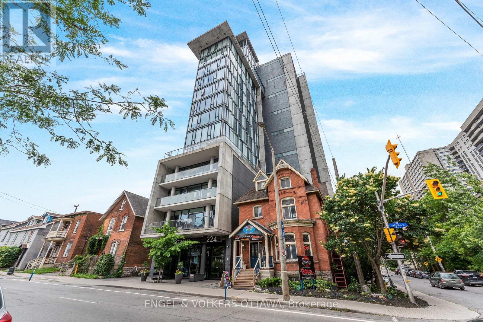 303 - 224 Lyon Street