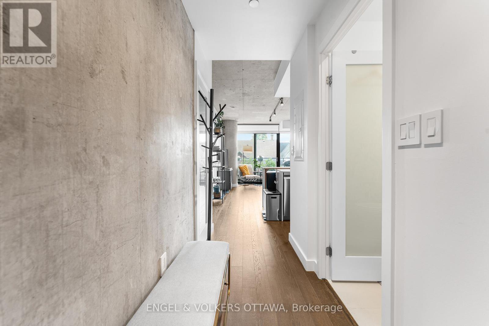 303 - 224 Lyon Street