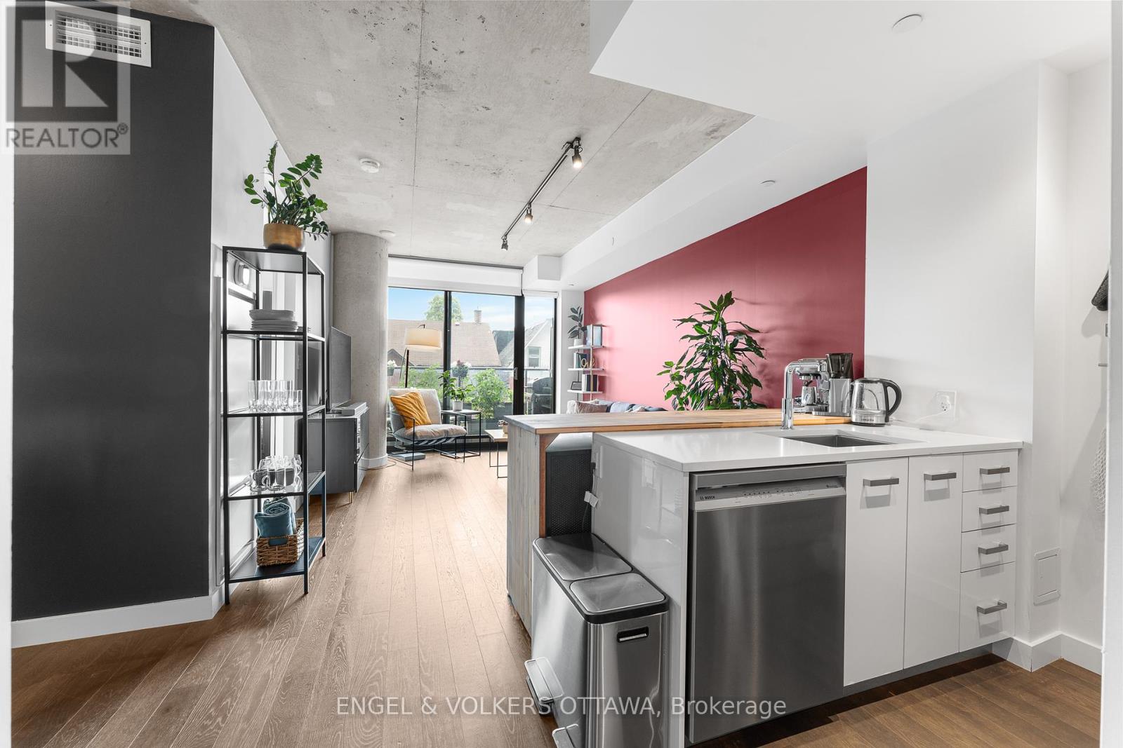 303 - 224 Lyon Street