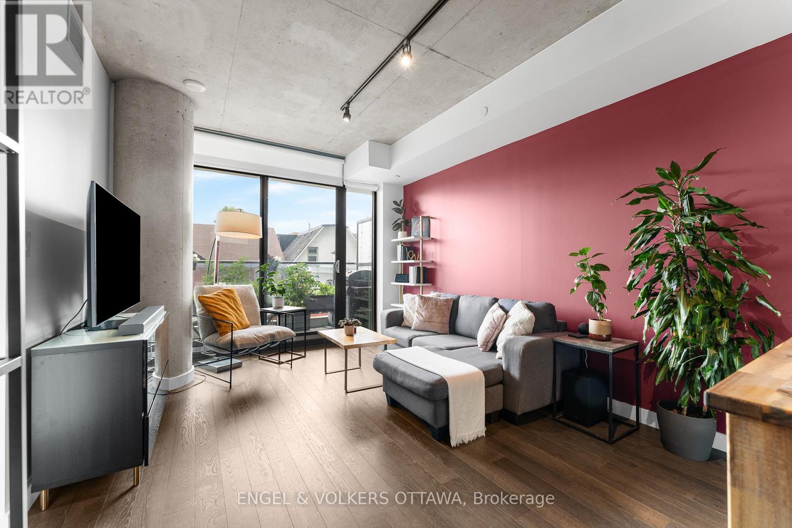 303 - 224 Lyon Street