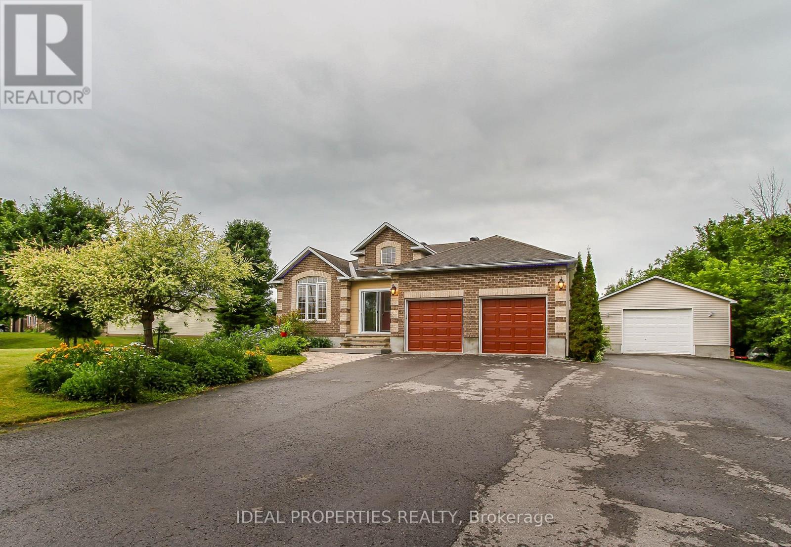 208 Pine Ridge Drive