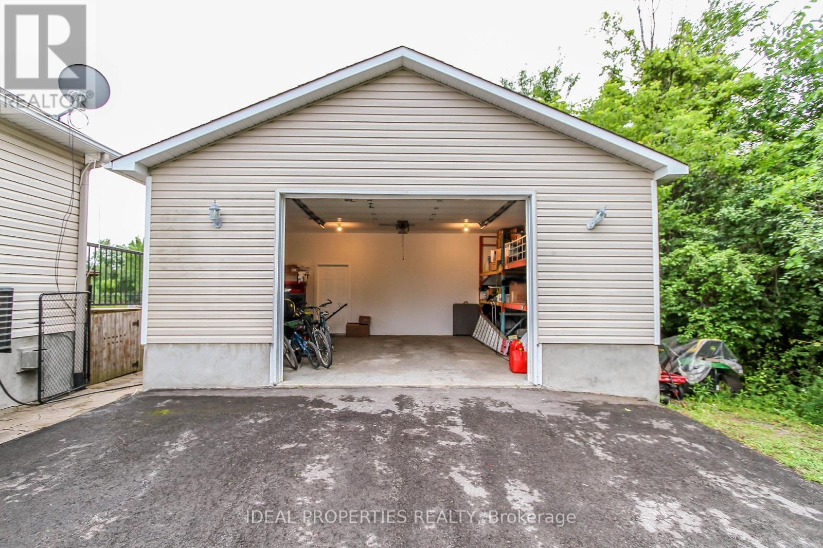 208 Pine Ridge Drive