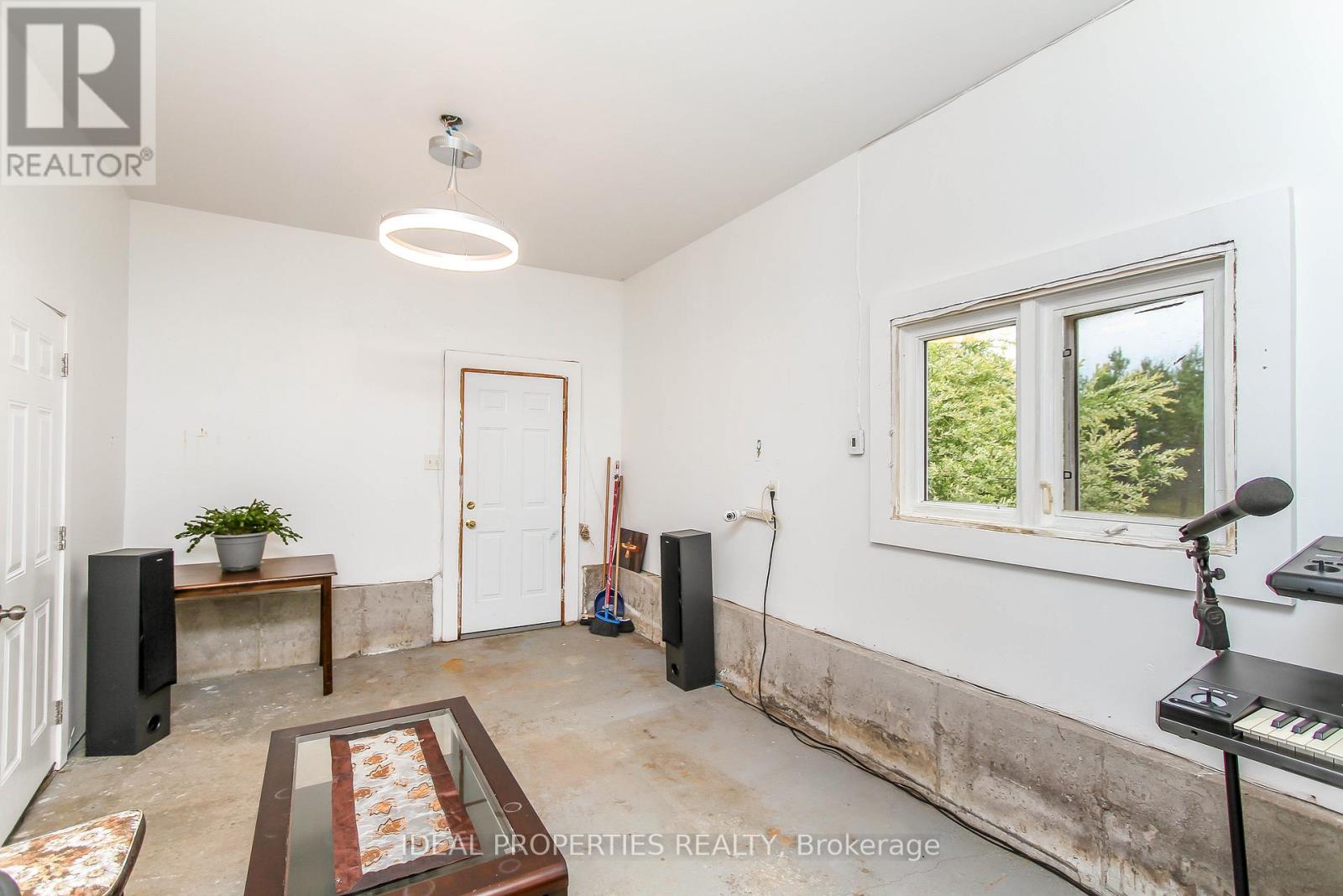 208 Pine Ridge Drive