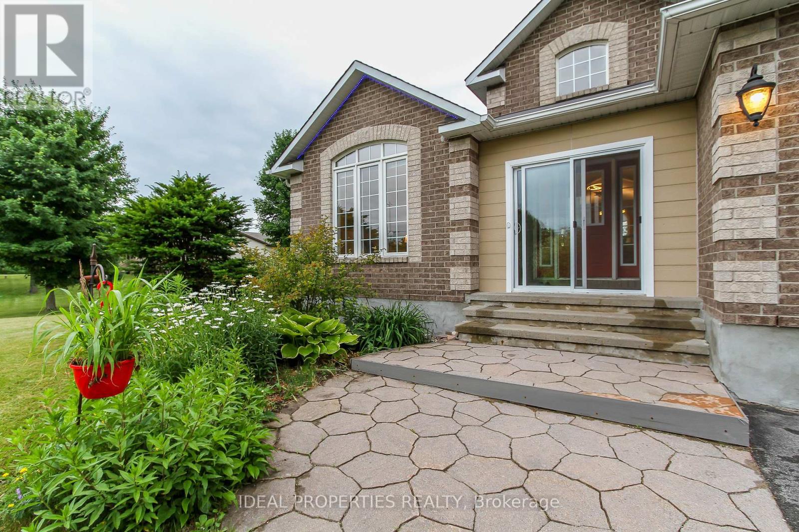 208 Pine Ridge Drive
