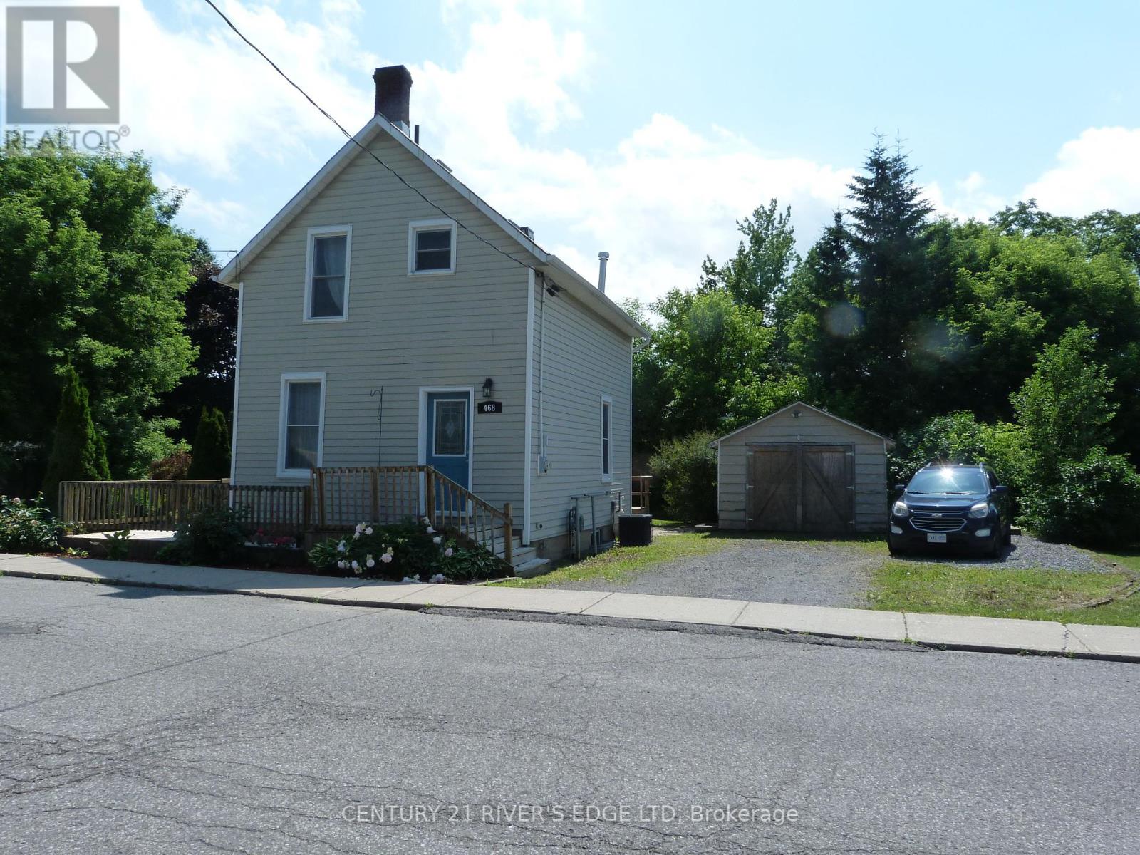 468 Gladstone Street N