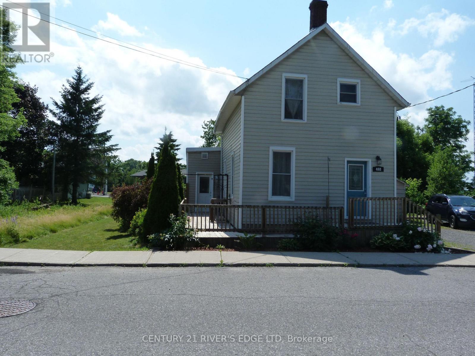 468 Gladstone Street N
