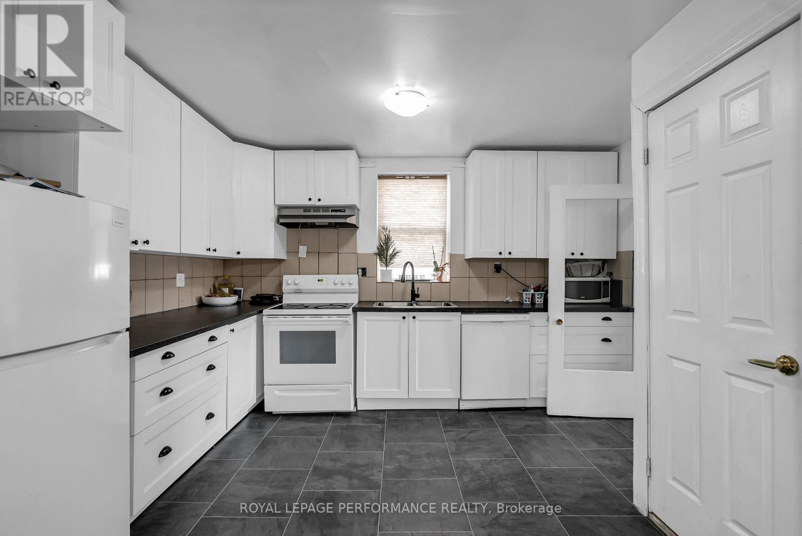 149 Dominion Street S