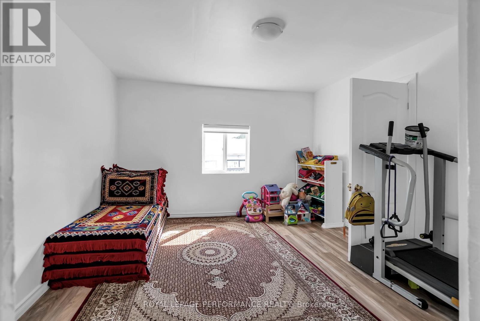 149 Dominion Street S