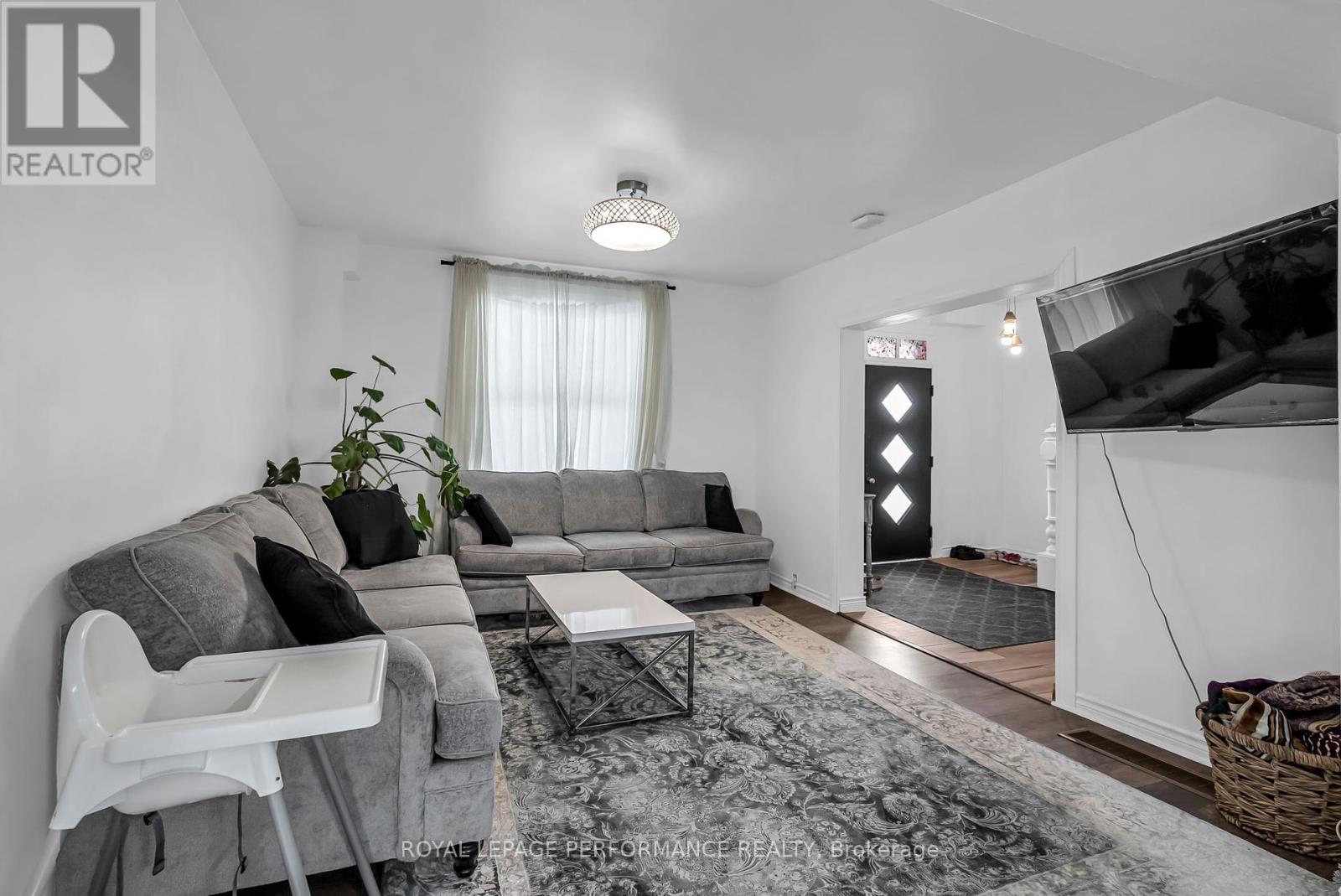 149 Dominion Street S
