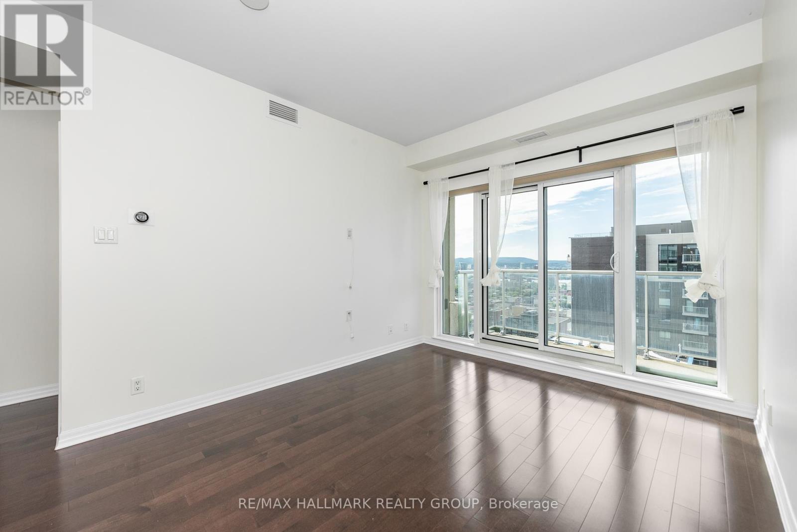 2702 - 242 Rideau Street, Unit Ph1