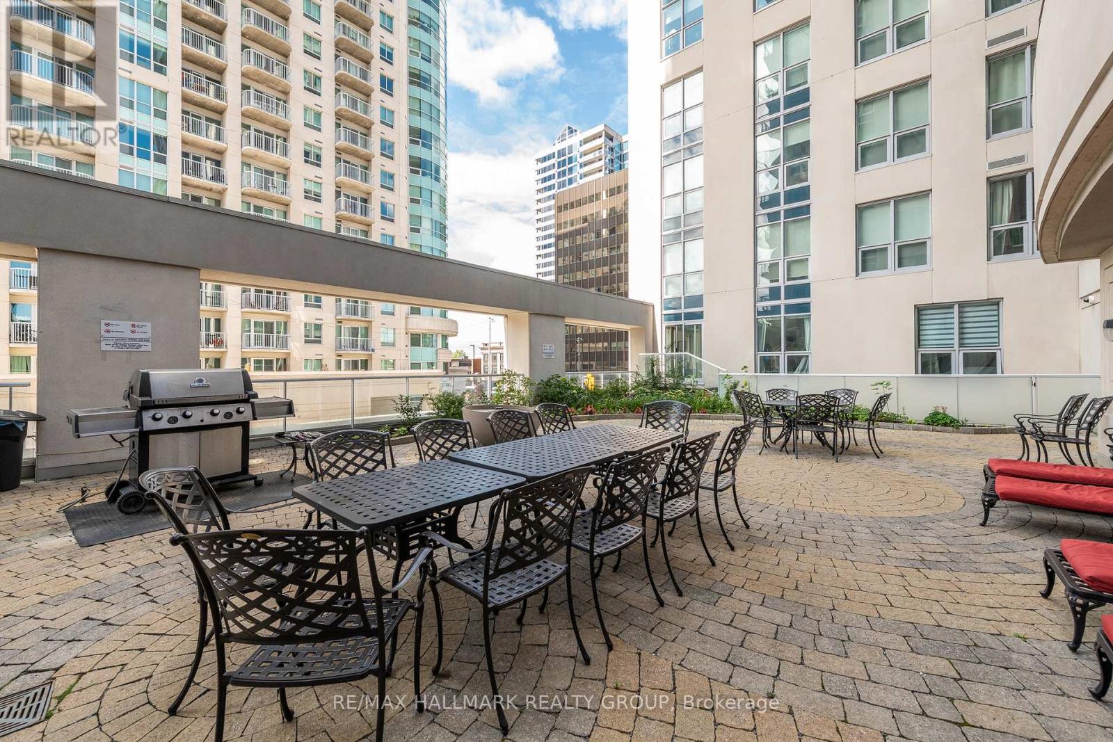 2702 - 242 Rideau Street, Unit Ph1