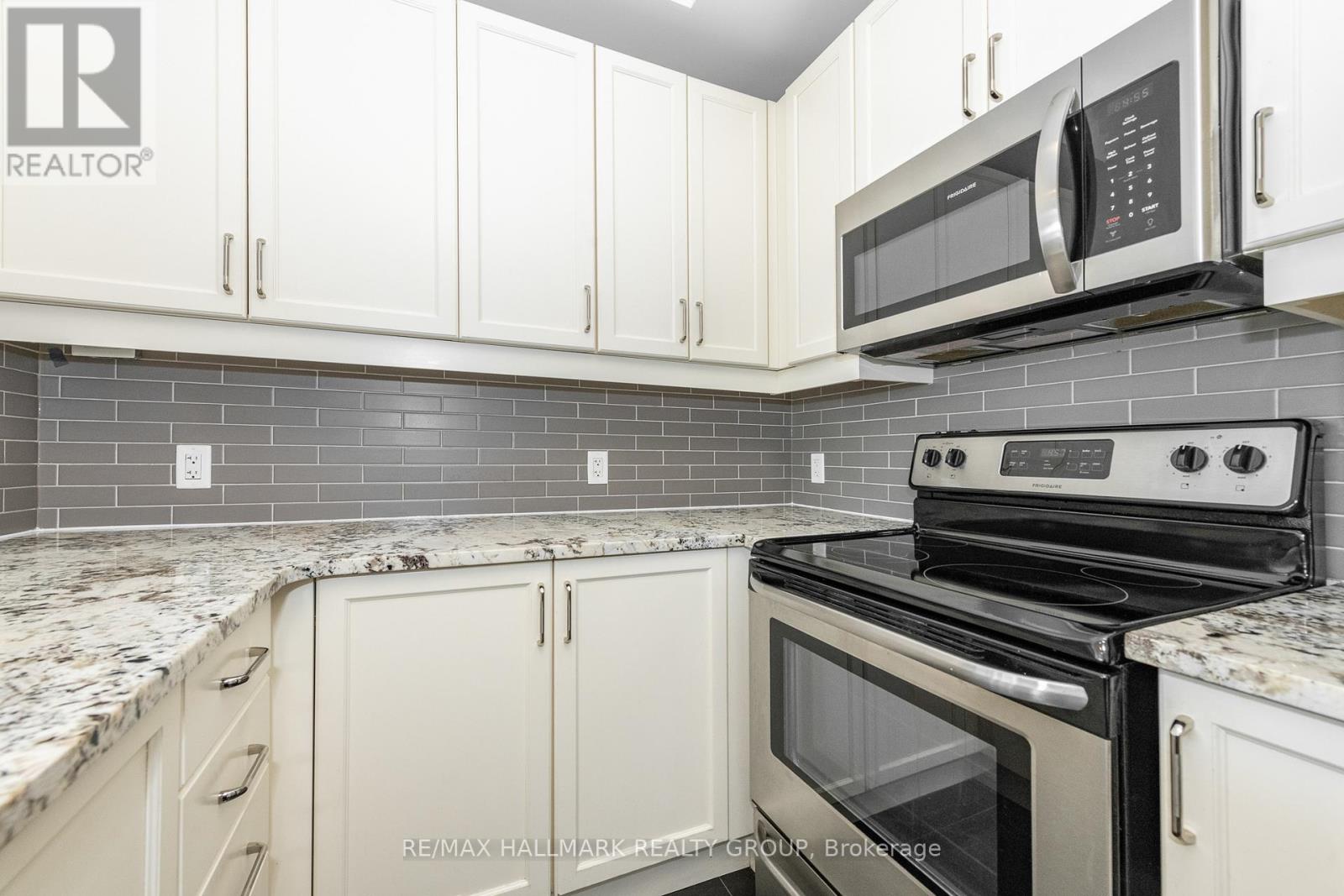 2702 - 242 Rideau Street, Unit Ph1