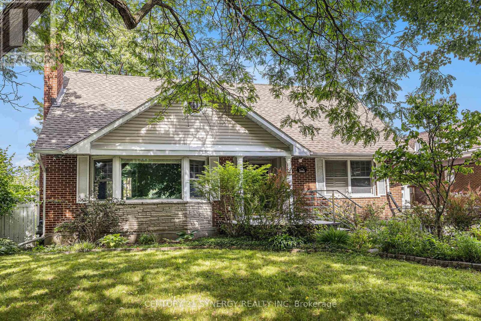 1069 Arnot Road