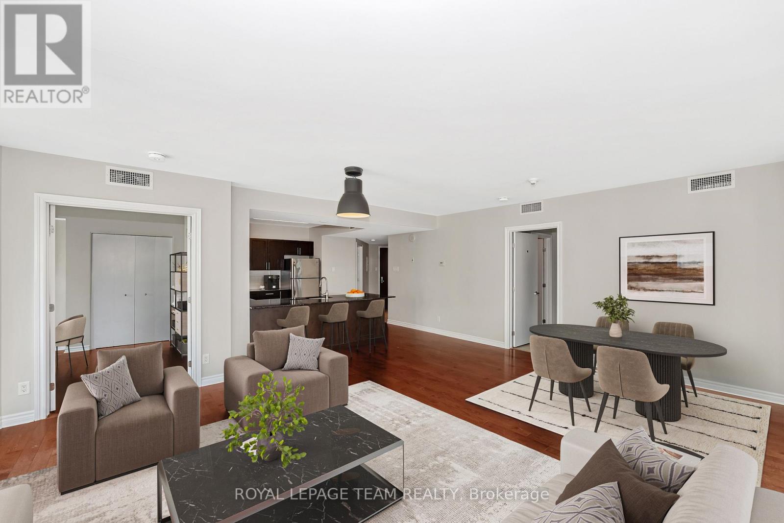 1404 - 234 Rideau Street