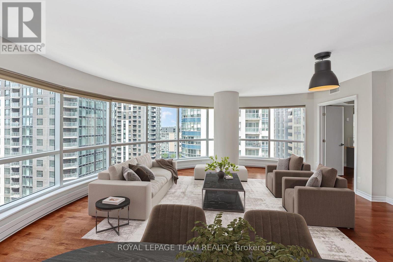 1404 - 234 Rideau Street