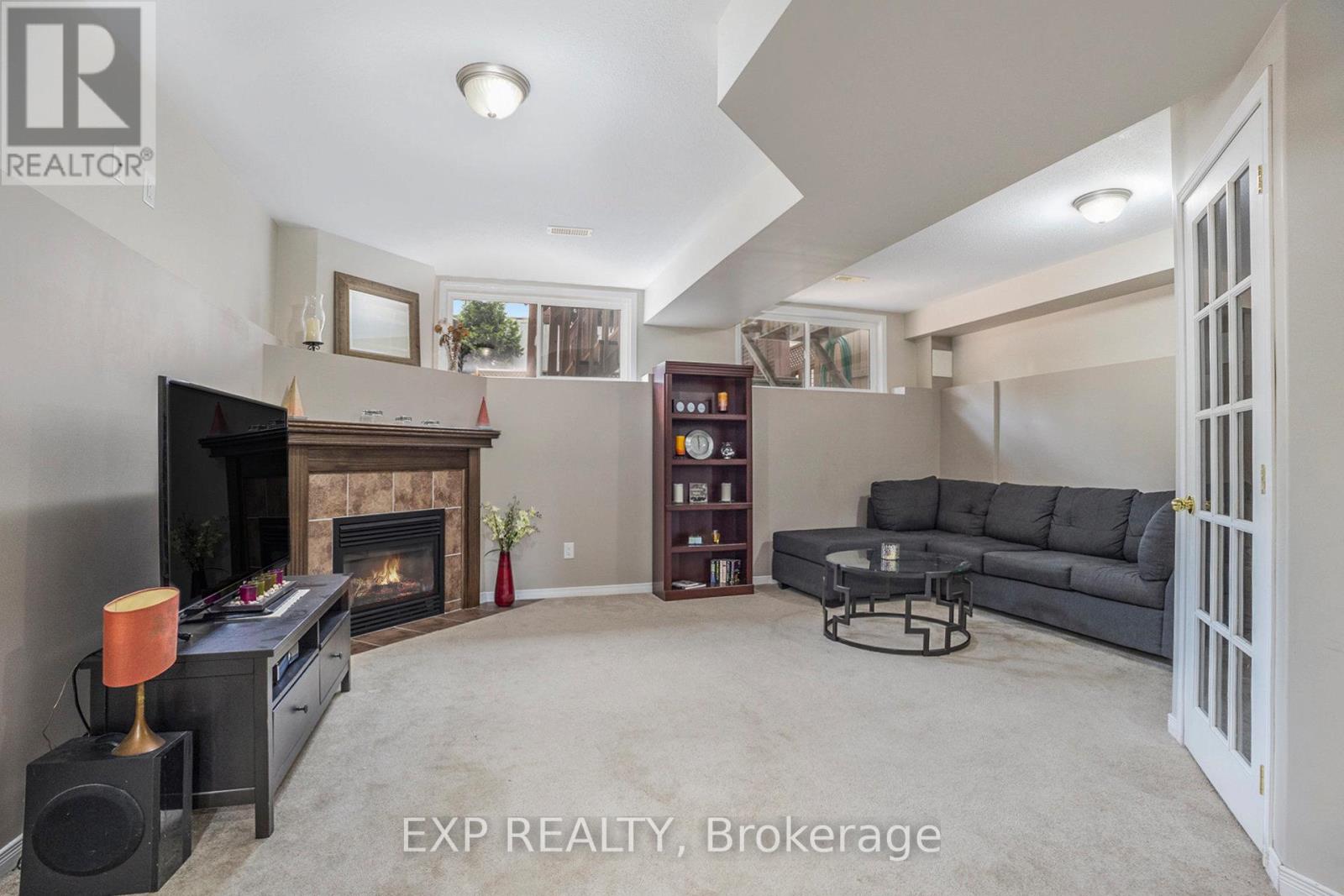 215 Parkrose Private
