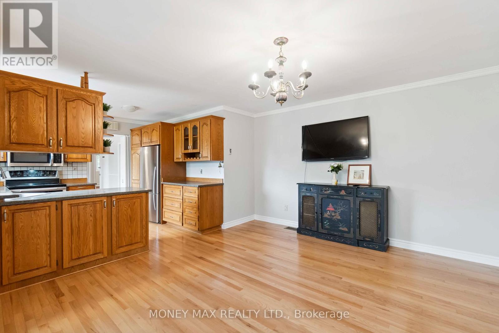 11 Jerrilynn Crescent