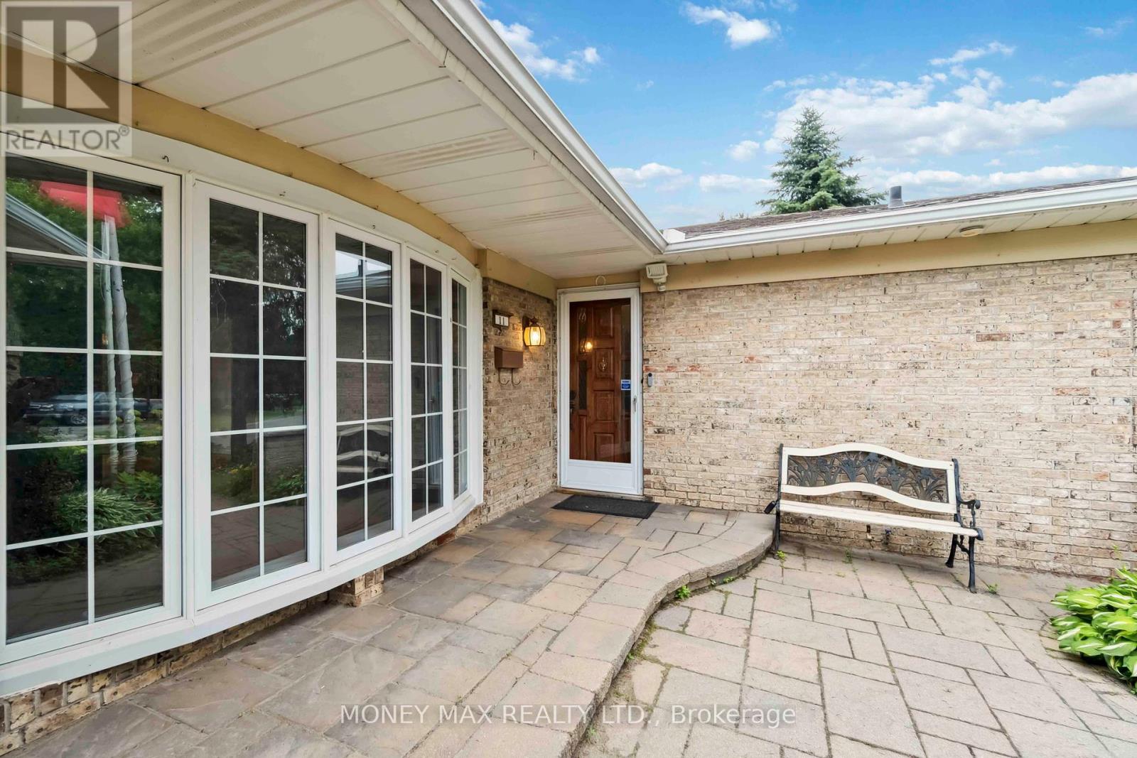 11 Jerrilynn Crescent