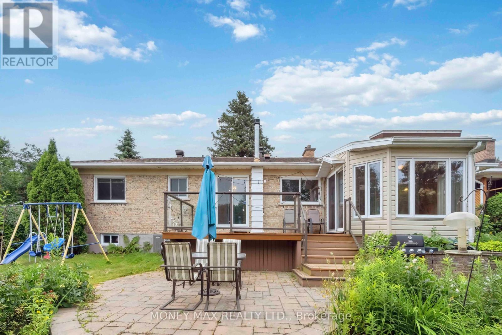 11 Jerrilynn Crescent