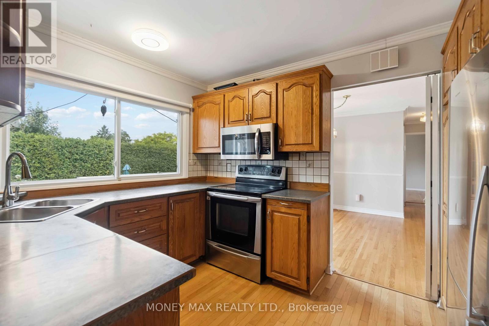 11 Jerrilynn Crescent