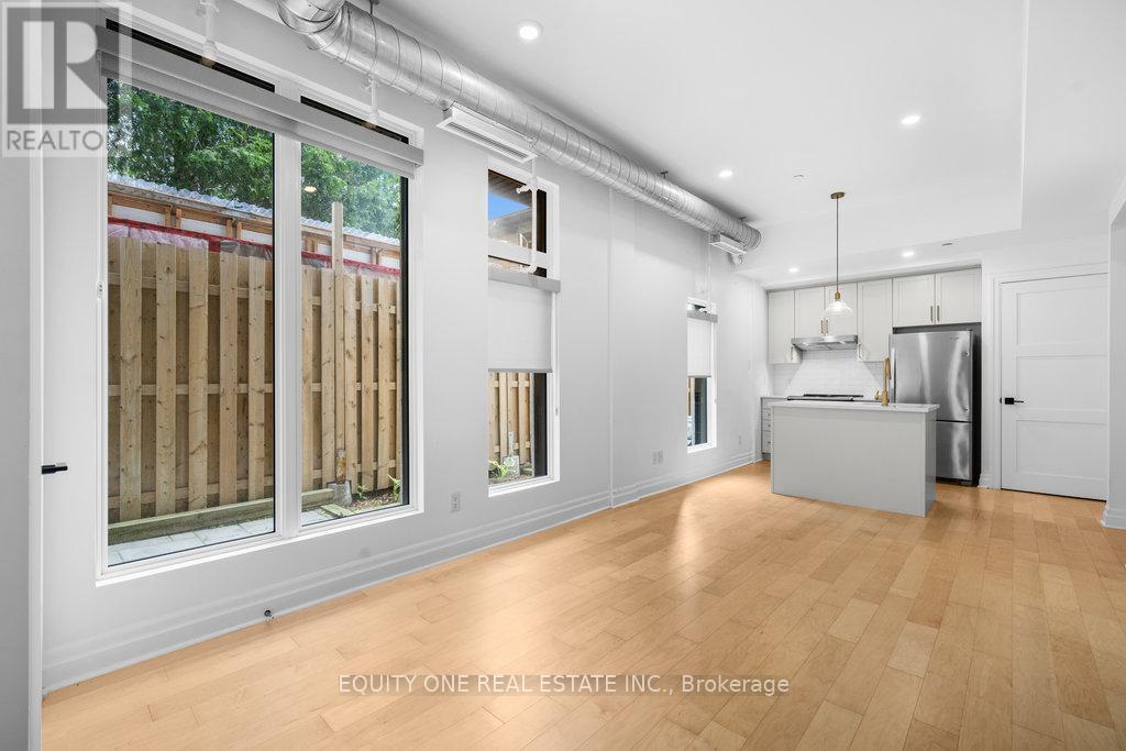 105 - 101 Pinhey Street