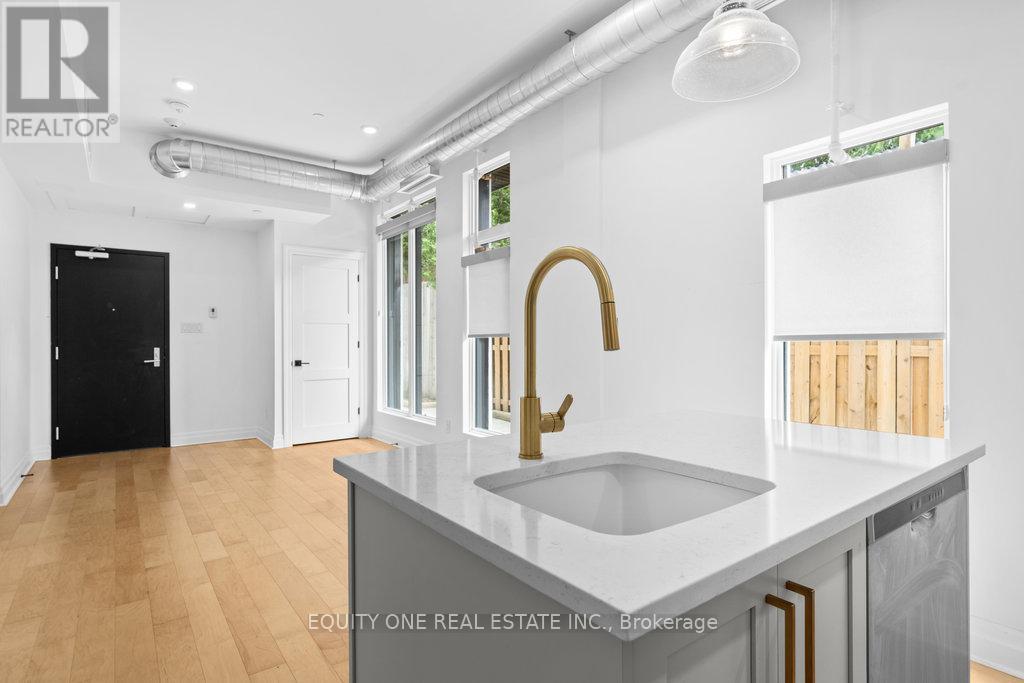 105 - 101 Pinhey Street