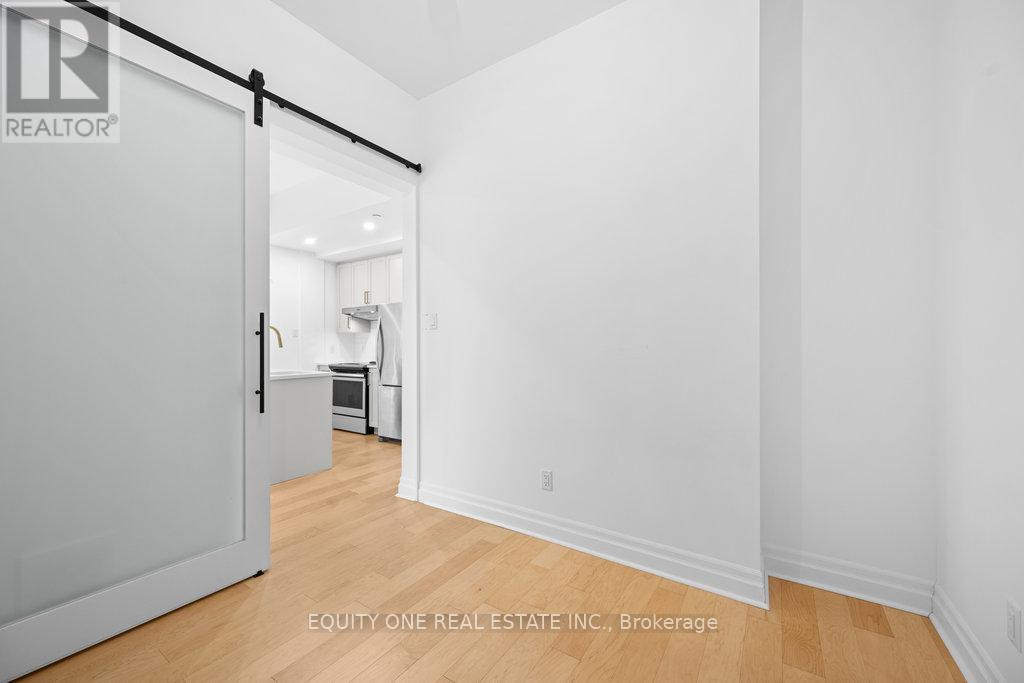 105 - 101 Pinhey Street
