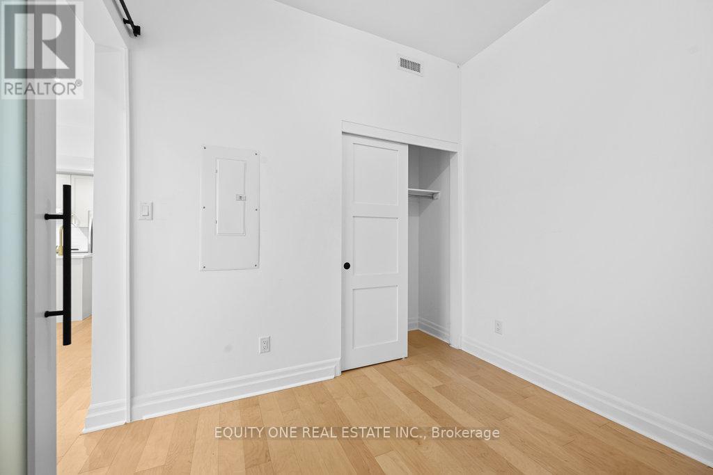 105 - 101 Pinhey Street