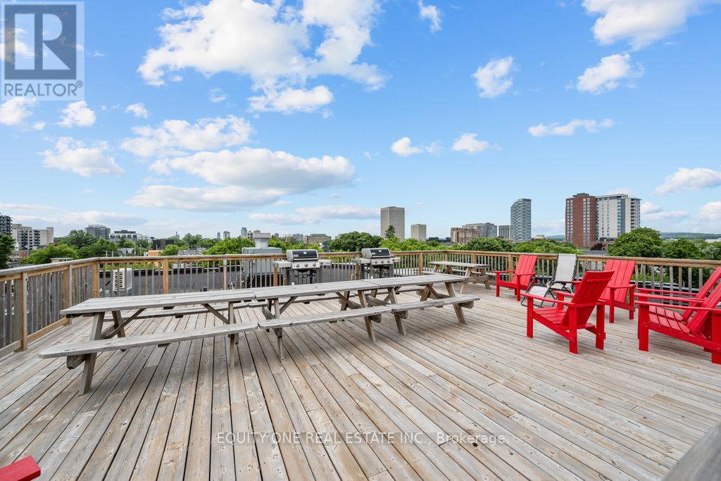 105 - 101 Pinhey Street