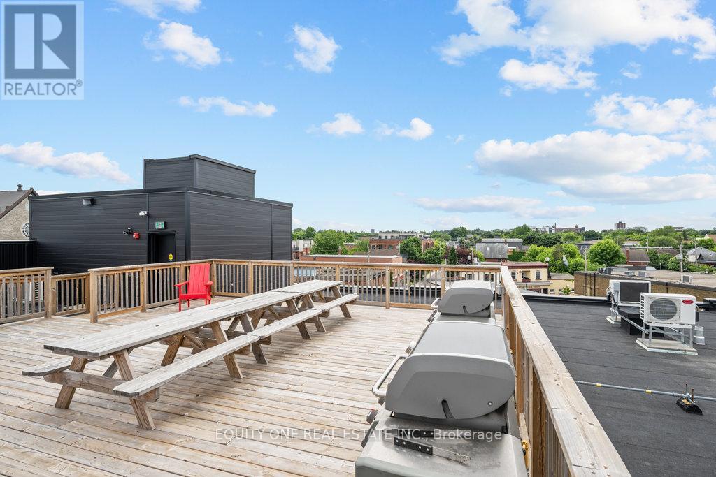 105 - 101 Pinhey Street