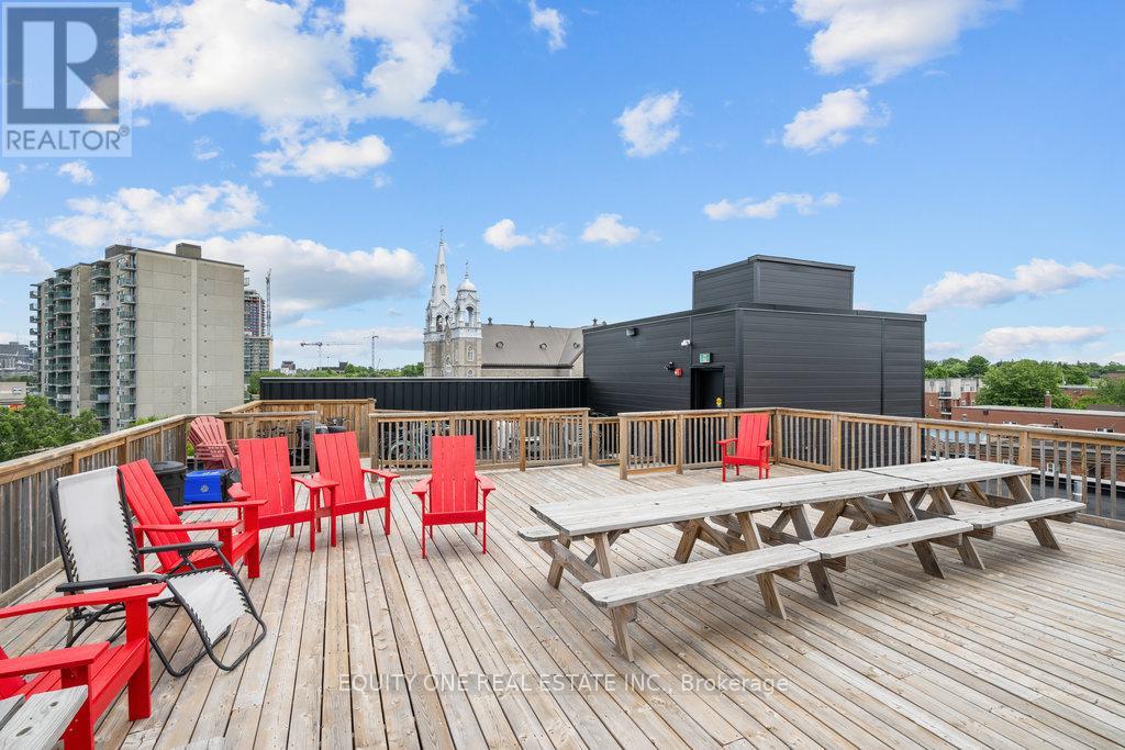 105 - 101 Pinhey Street