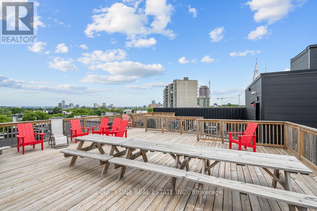 105 - 101 Pinhey Street