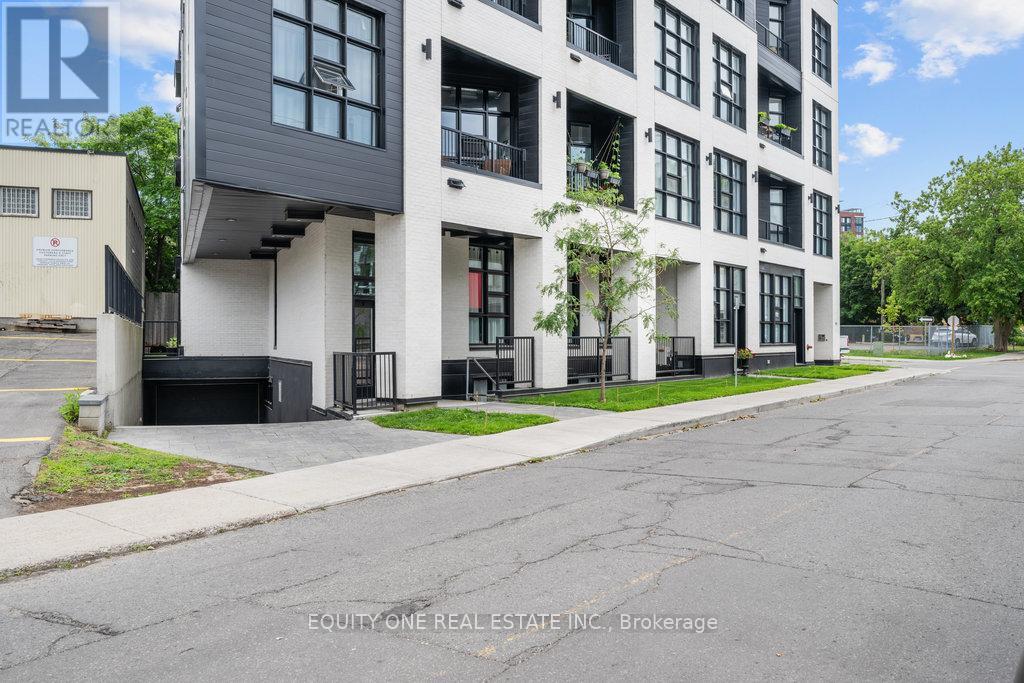 105 - 101 Pinhey Street