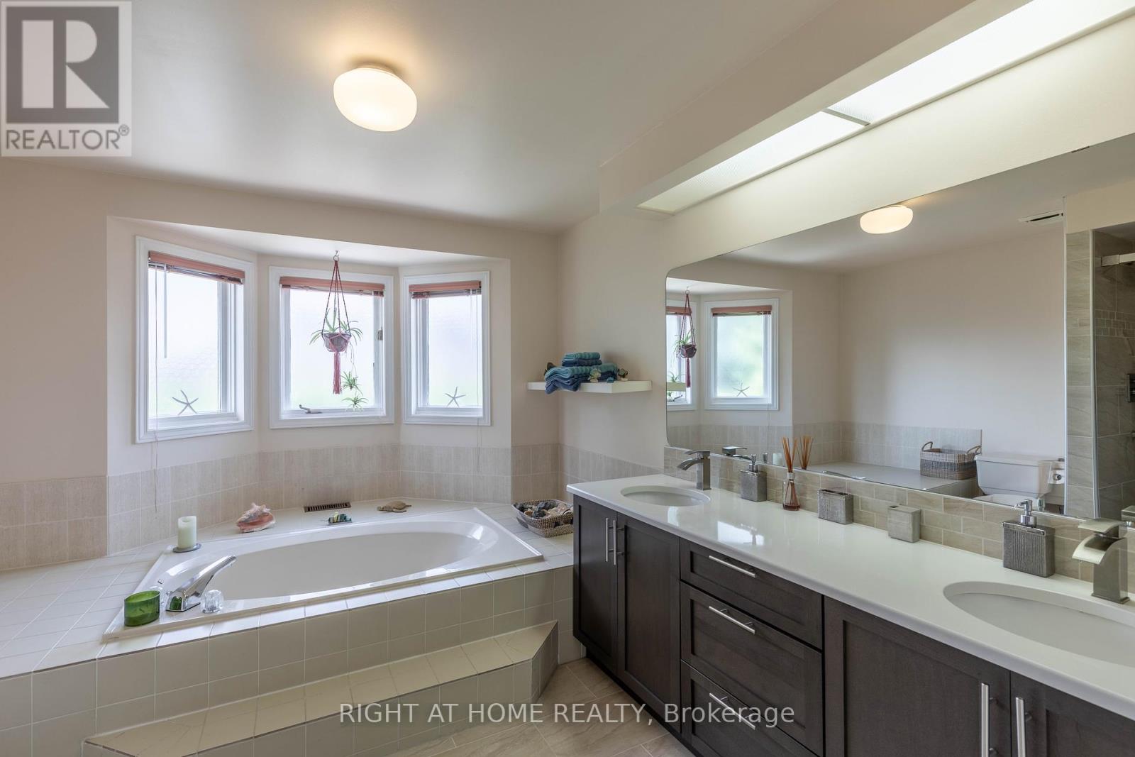 21 Hime Crescent