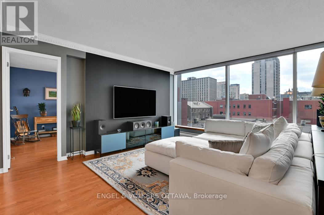 402 - 160 George Street