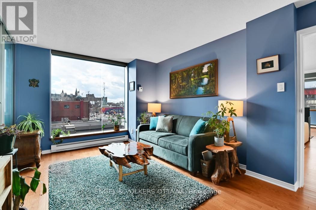 402 - 160 George Street