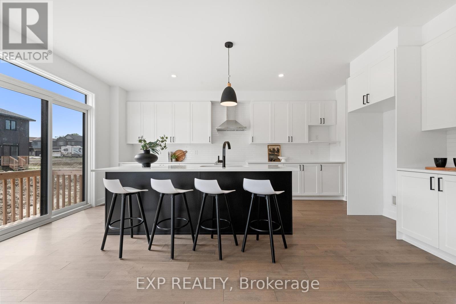 804 Ninaatik Place