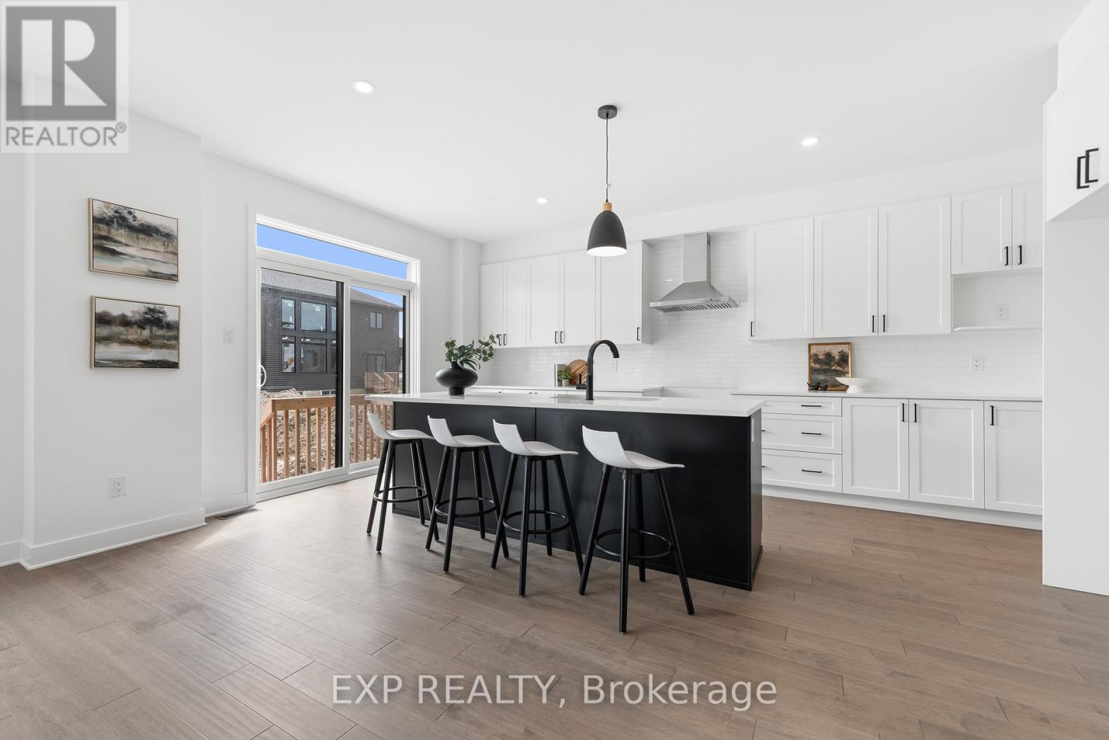 804 Ninaatik Place
