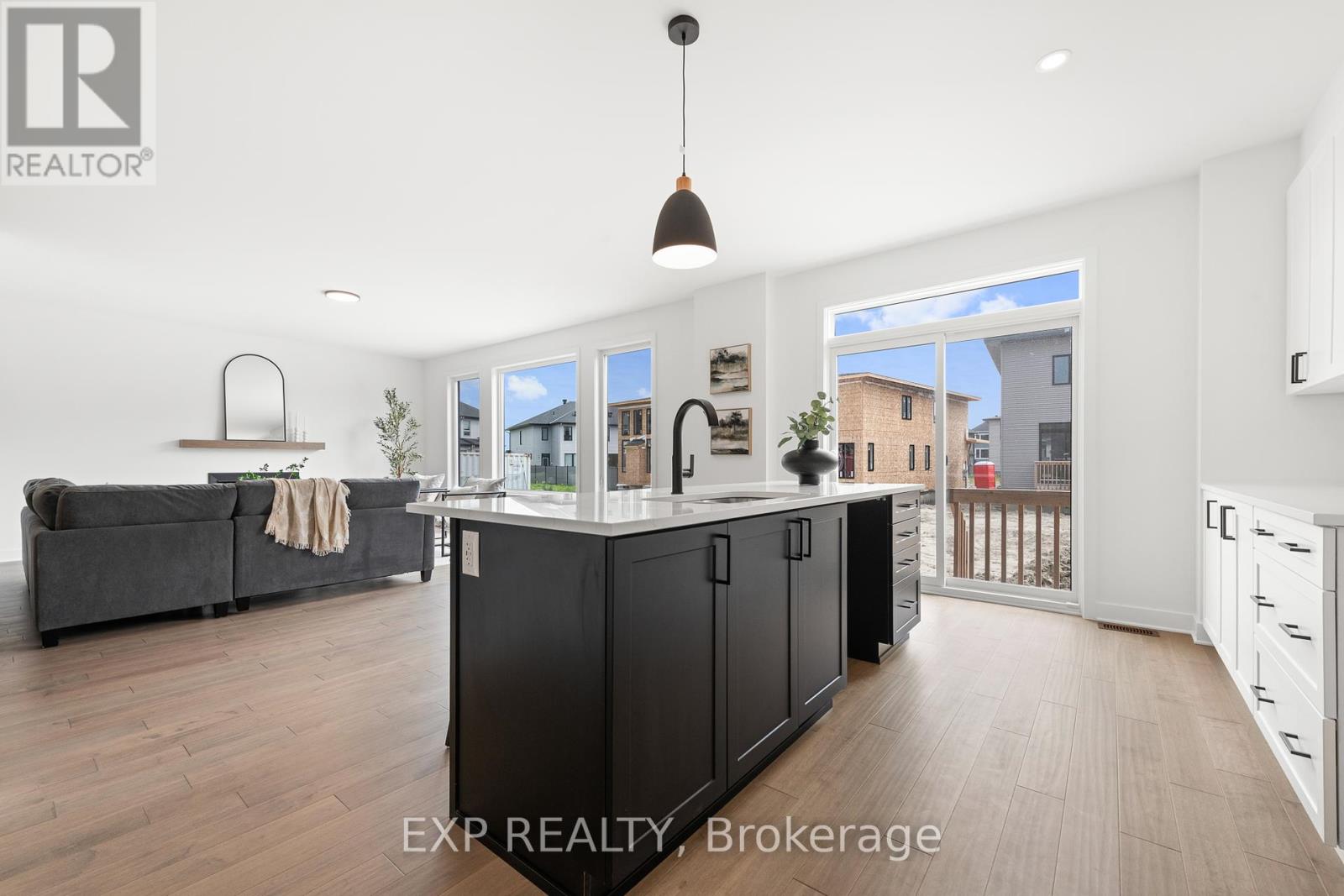 804 Ninaatik Place