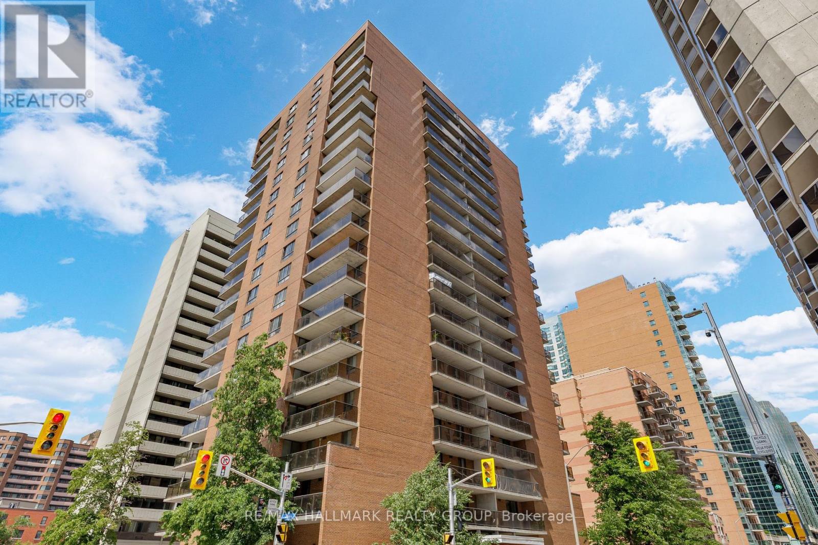 104 - 475 Laurier Avenue W