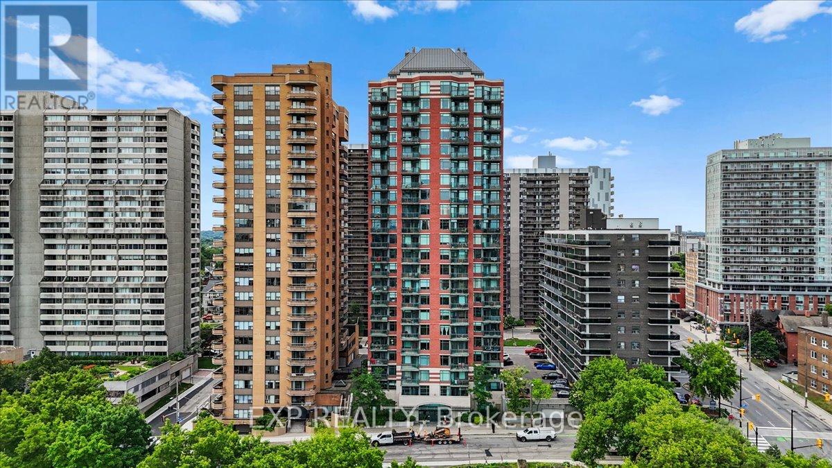 1003 - 570 Laurier Avenue W